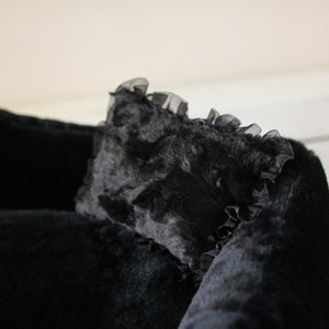 
                
                    Load image into Gallery viewer, The Divine Dog Bed Detail by Fetch Shops
                
            