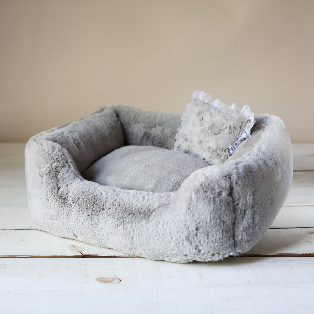 
                
                    Load image into Gallery viewer, The Divine Dog Bed in Dove Grey by Fetch Shops
                
            